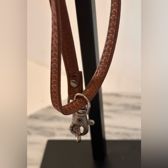 NWT Sakroots Spirit Desert Smartphone Wristlet Blue Paisley Crossbody Strap Inc - Picture 14 of 15